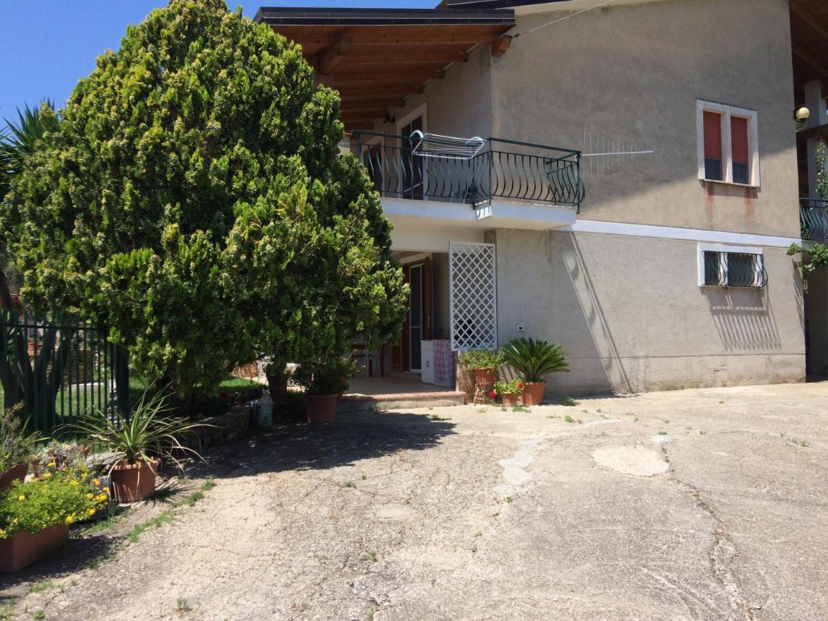 Casa Vacanze La Tuia Castellabate Exterior foto